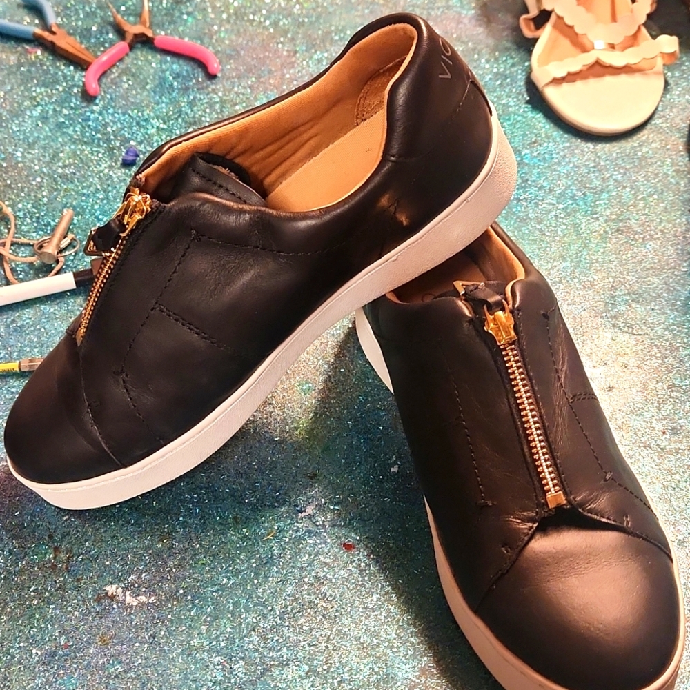Vionic shoes